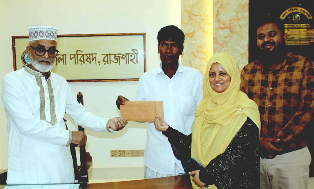 ১৭৭ পূজামণ্ডপে রাজশাহী জেলা পরিষদের ১৪ লাখ ১০ হাজার টাকার অনুদান