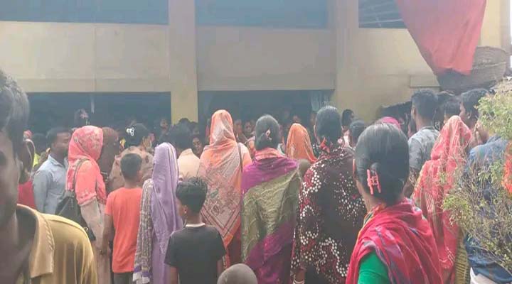নিয়ামতপুরে পুকুরে ডুবে শিশুর মৃত্যু